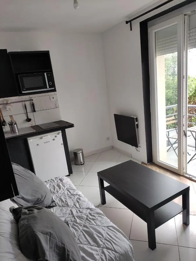 Apartament Studio Bien Situe Eybens Francja