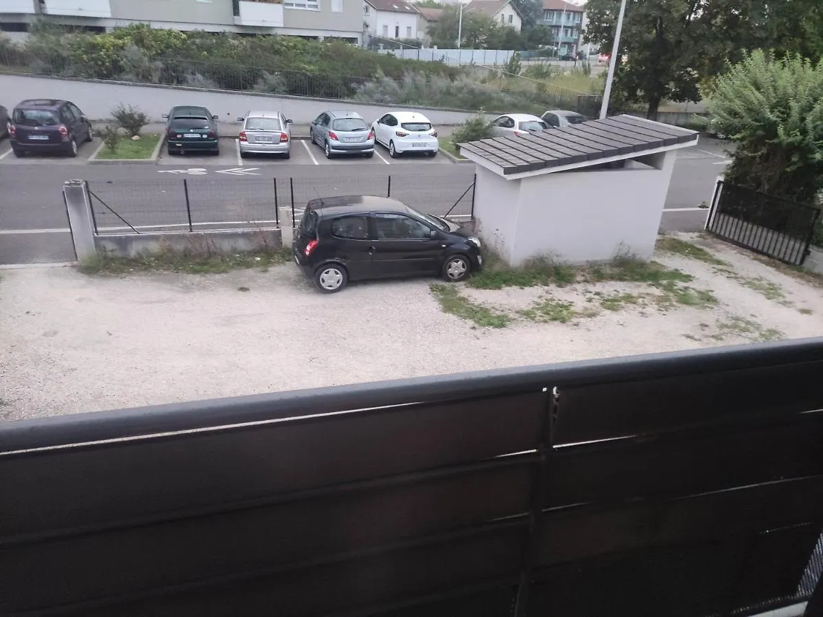 Apartament Studio Bien Situe Eybens